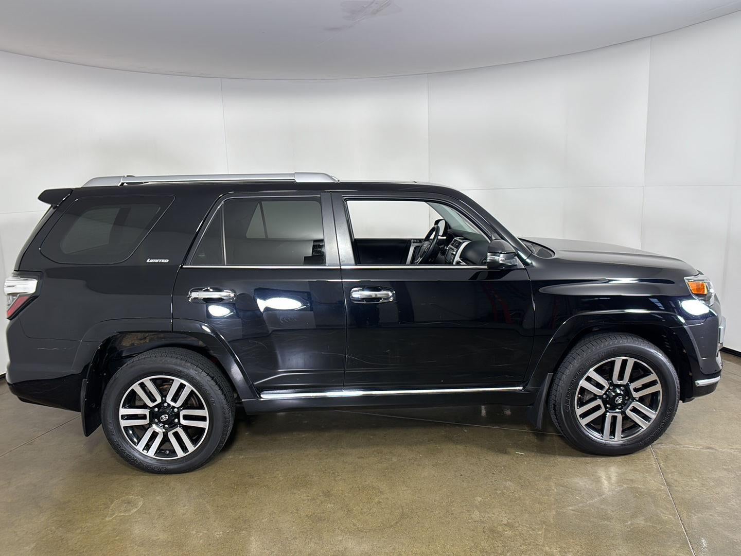2019 Toyota 4 RUNNER Base