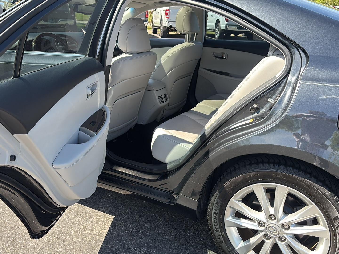 2011 Lexus ES 350 4dr Sdn