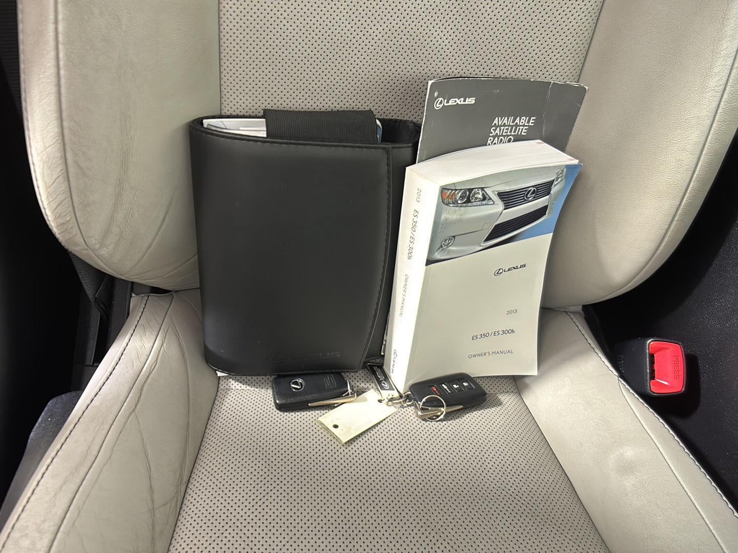 2013 Lexus ES 350 4dr Sdn