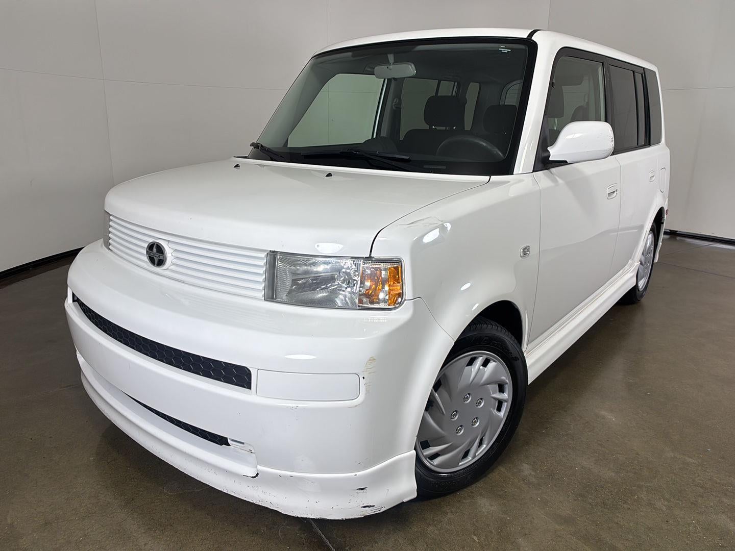 2005 Scion xB 4AT's photo