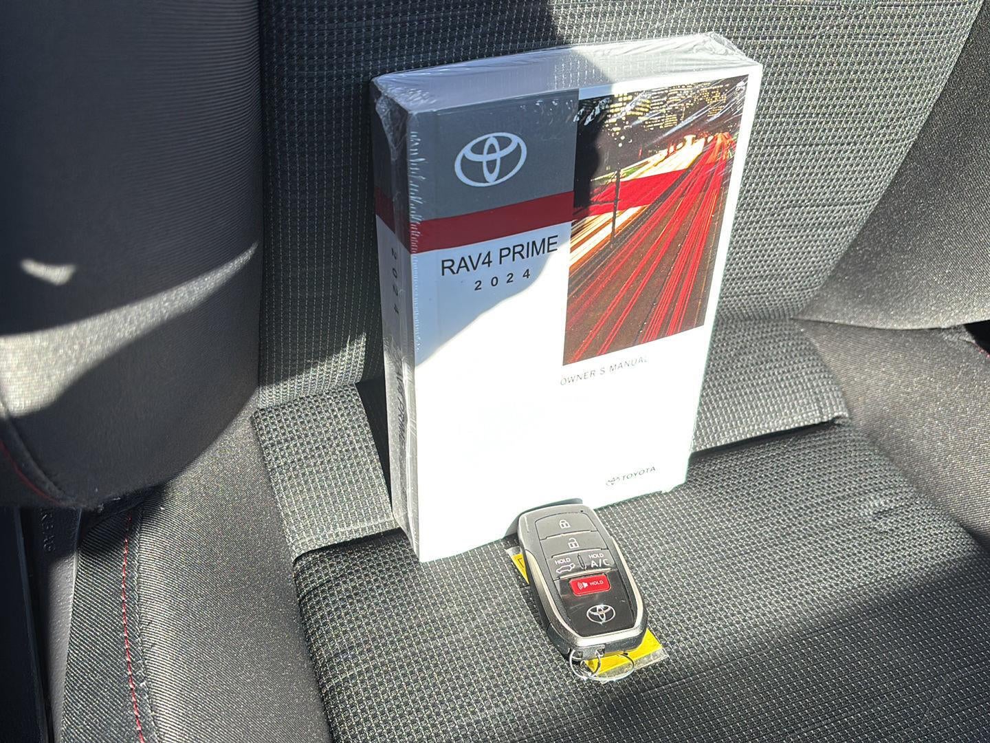 2024 Toyota RAV4 Prime SE