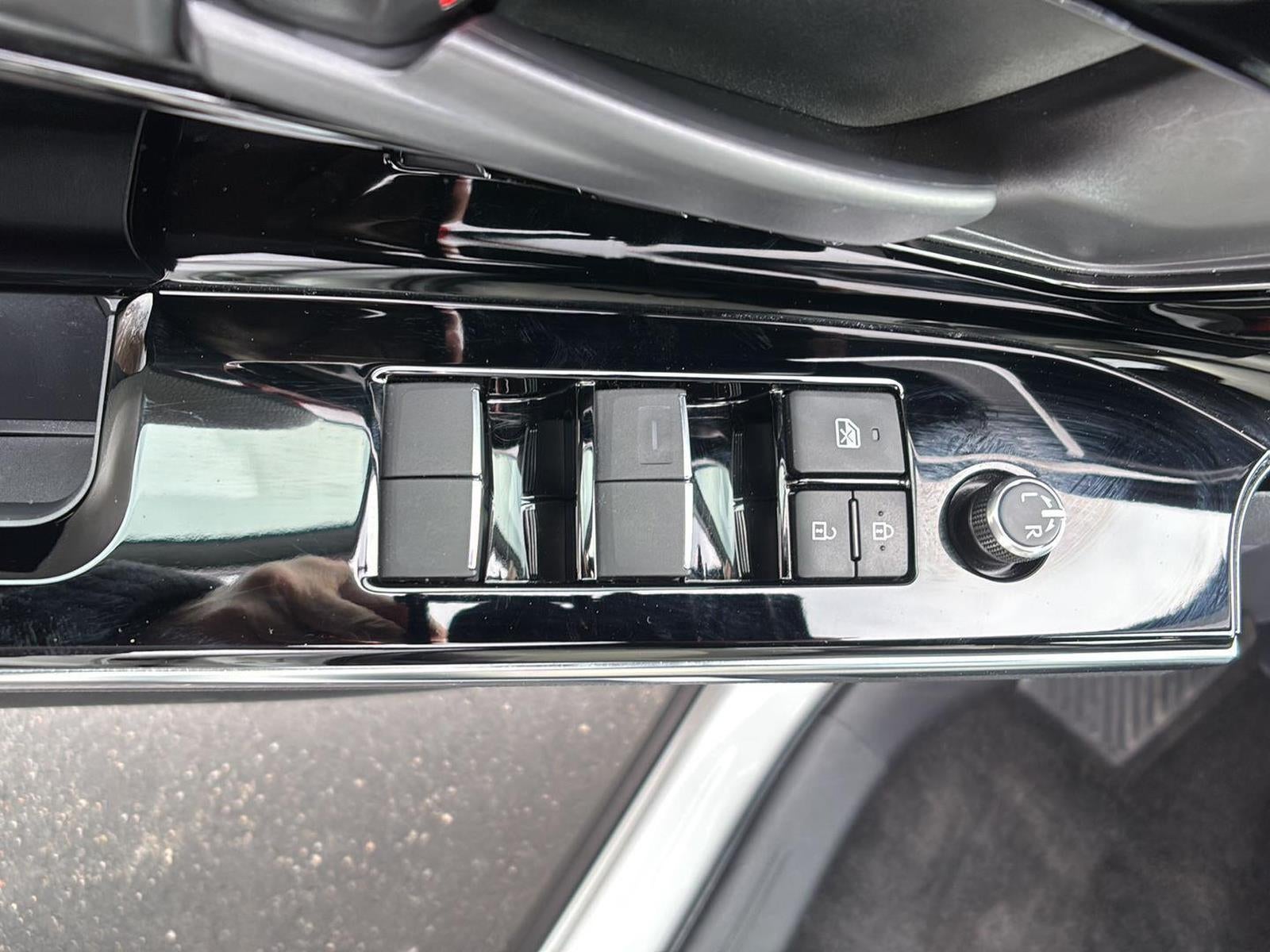 2023 Toyota bZ4X Limited