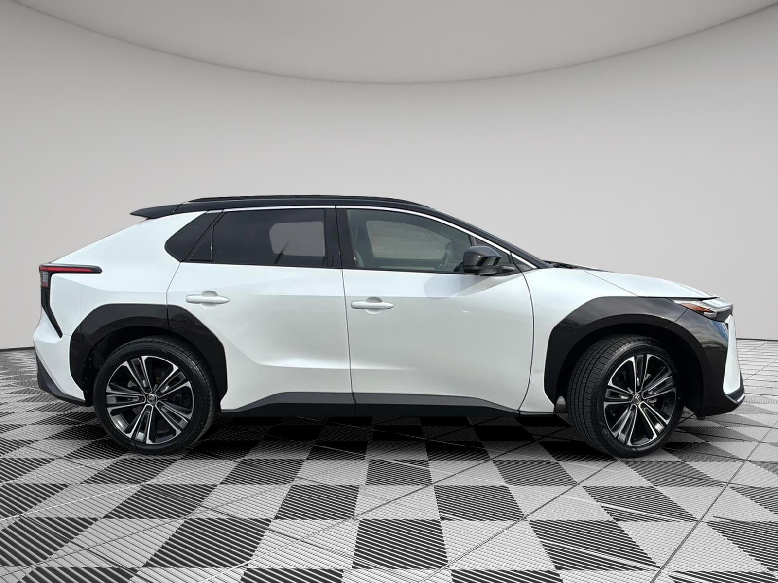 2023 Toyota bZ4X Limited