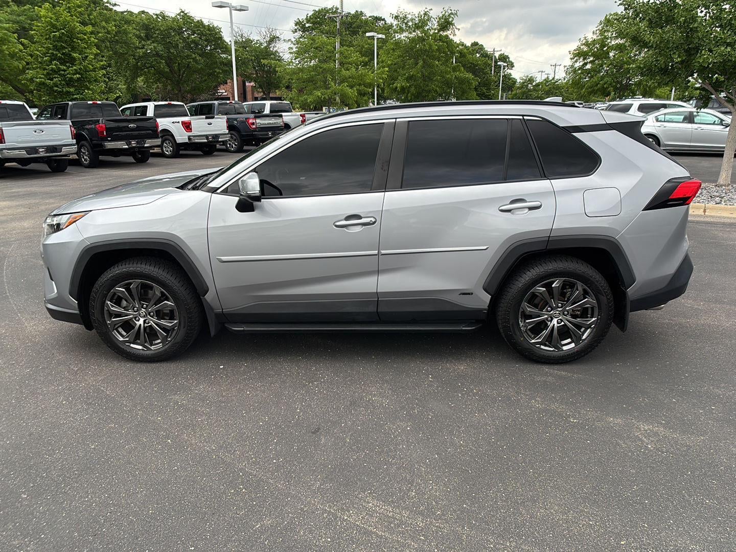 2022 Toyota RAV4 Hybrid XLE Premium