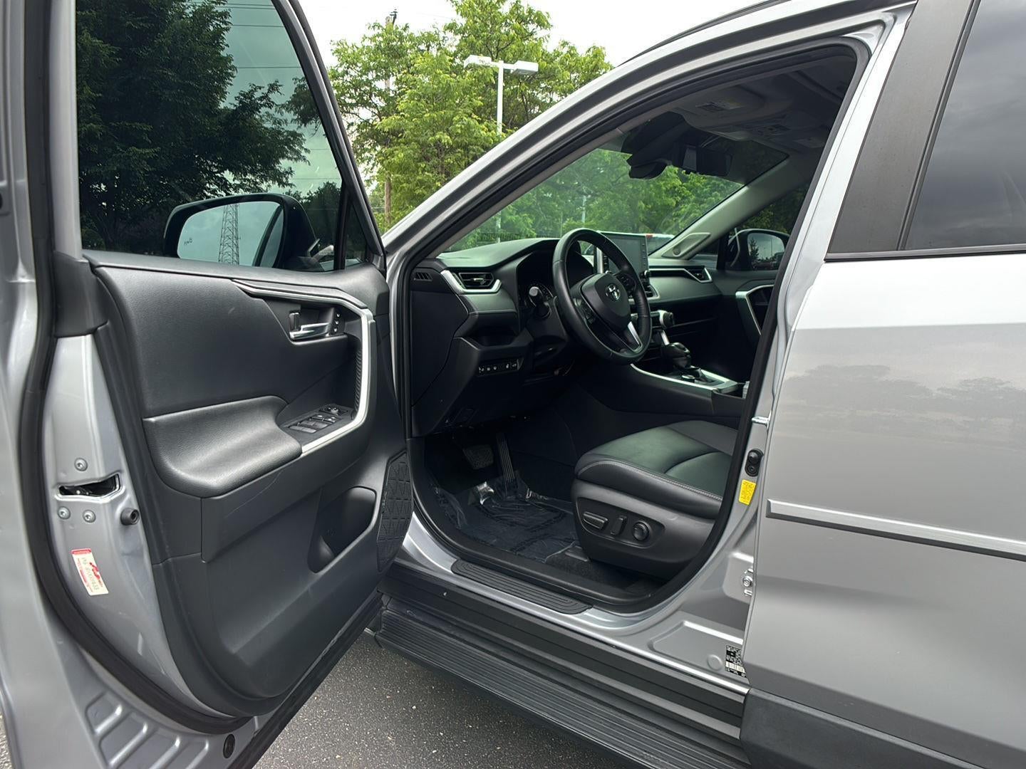 2022 Toyota RAV4 Hybrid XLE Premium
