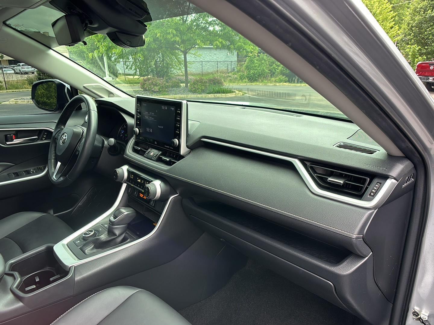 2022 Toyota RAV4 Hybrid XLE Premium