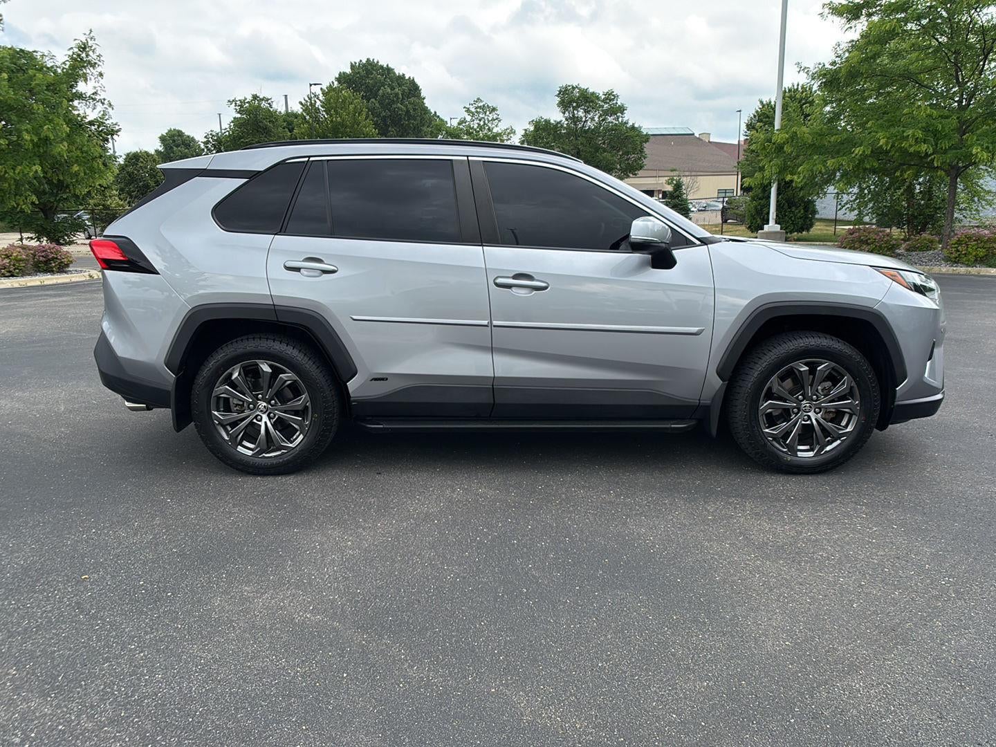 2022 Toyota RAV4 Hybrid XLE Premium
