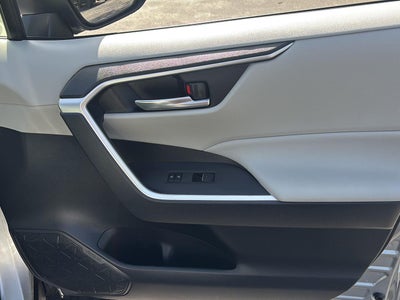 2022 Toyota RAV4 Hybrid XLE Premium