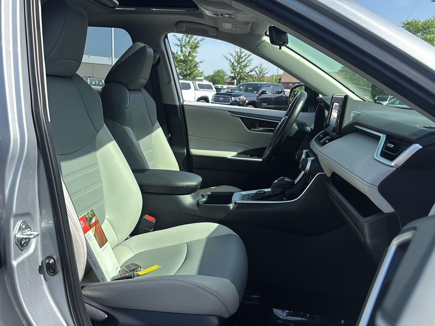 2022 Toyota RAV4 Hybrid XLE Premium