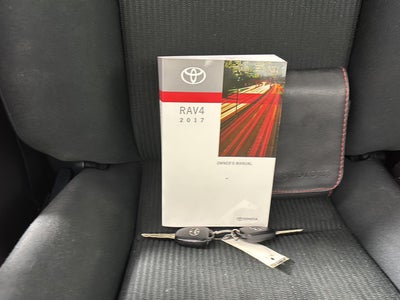 2017 Toyota RAV4 LE