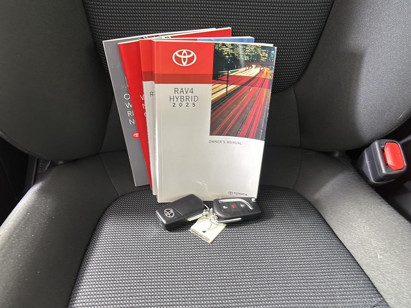 2025 Toyota RAV4 Hybrid LE