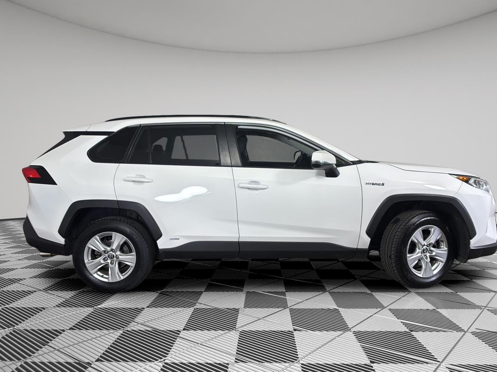 2020 Toyota RAV4 Hybrid XLE