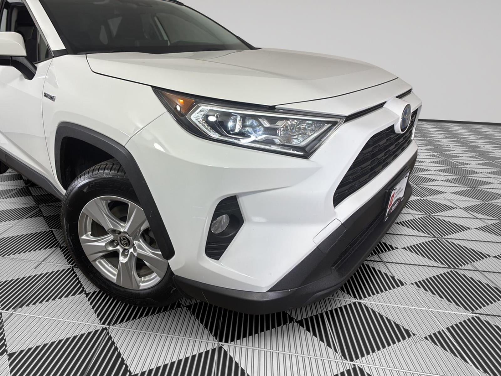 2020 Toyota RAV4 Hybrid XLE