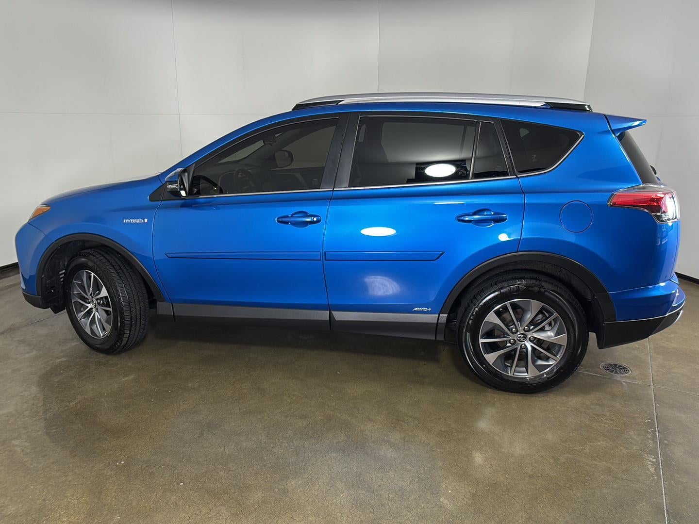 2016 Toyota RAV4 Hybrid XLE