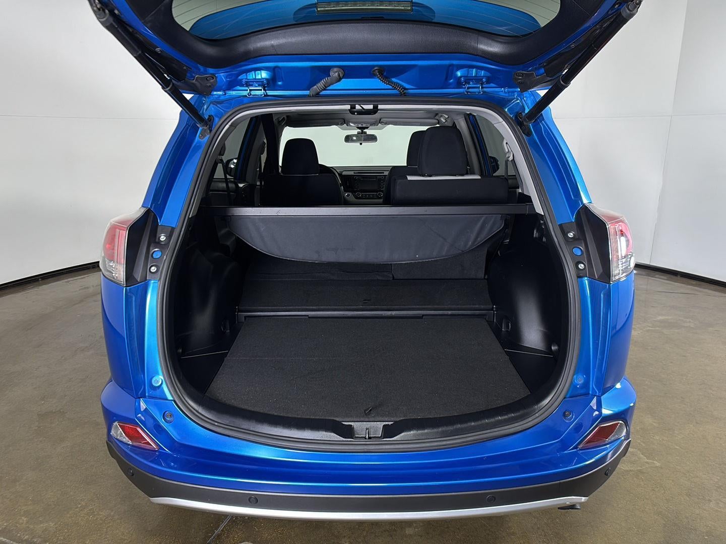 2016 Toyota RAV4 Hybrid XLE