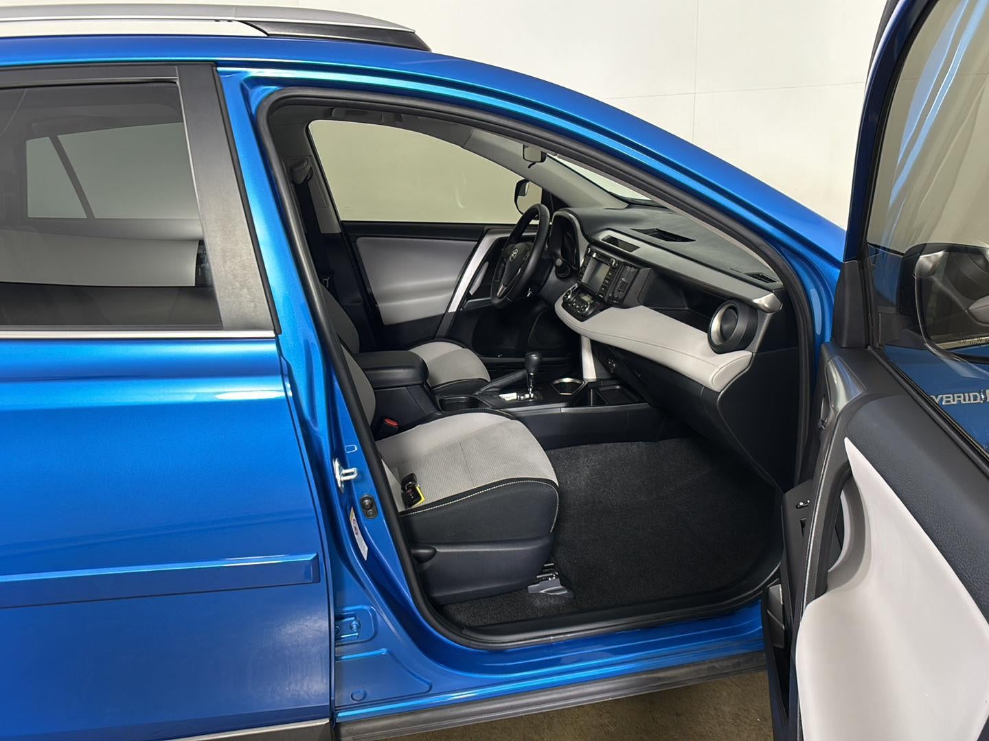 2016 Toyota RAV4 Hybrid XLE