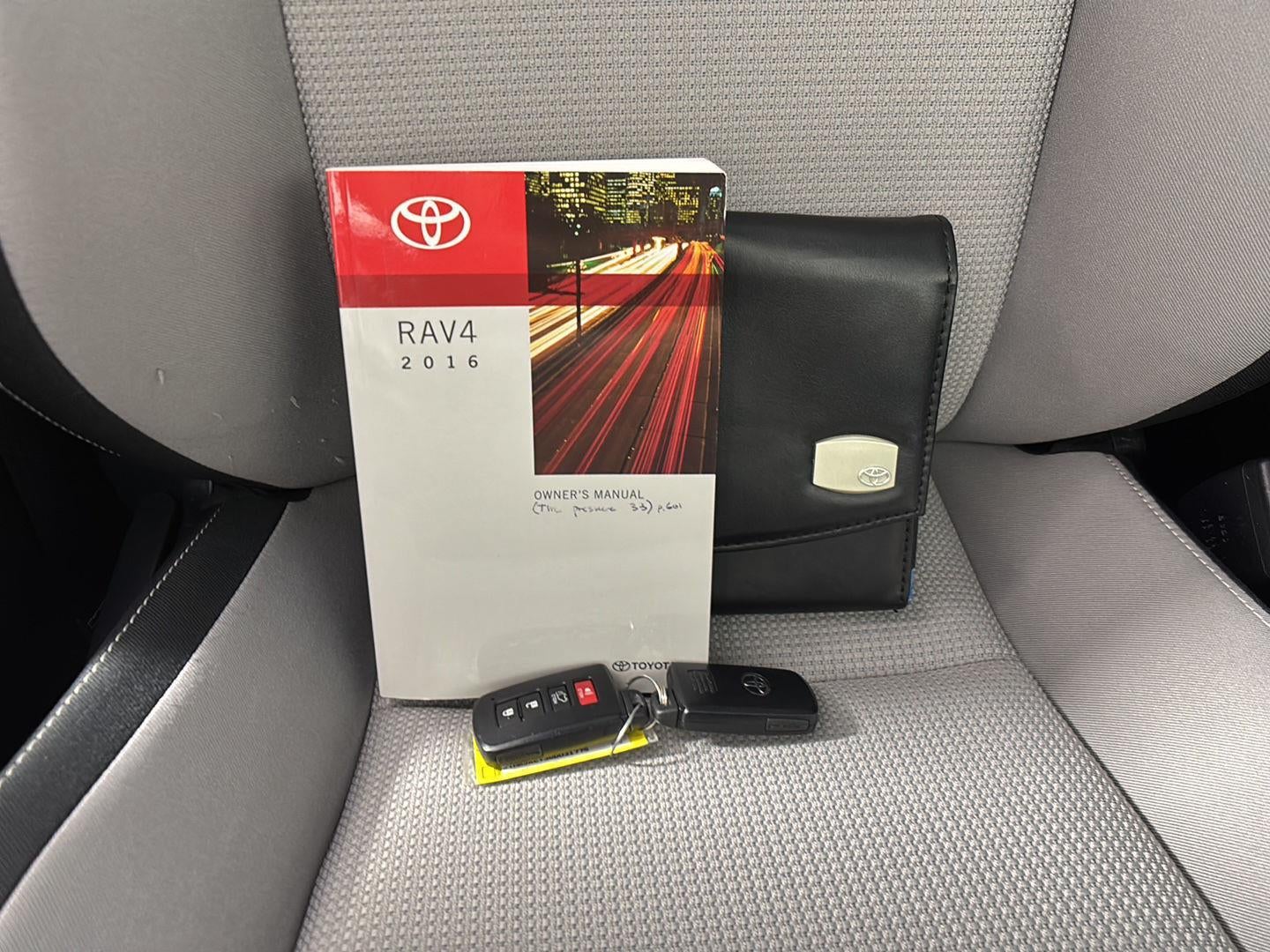2016 Toyota RAV4 Hybrid XLE