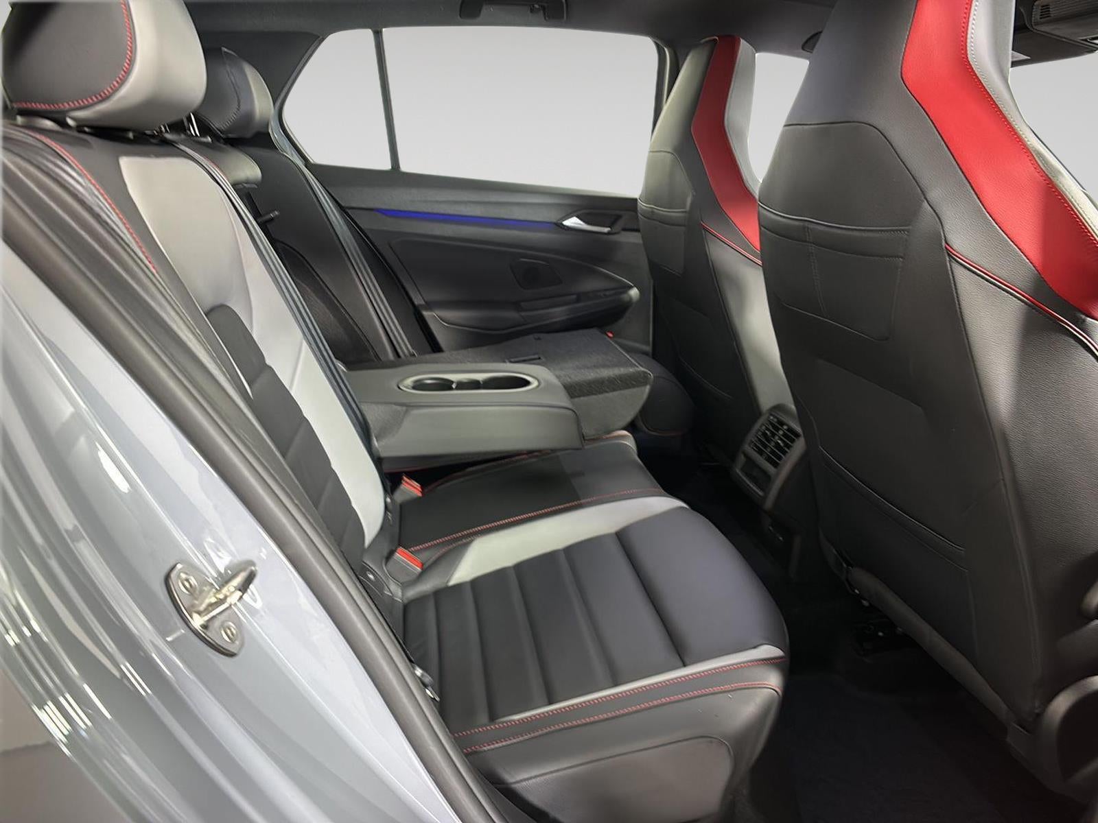 2024 Volkswagen Golf GTI SE