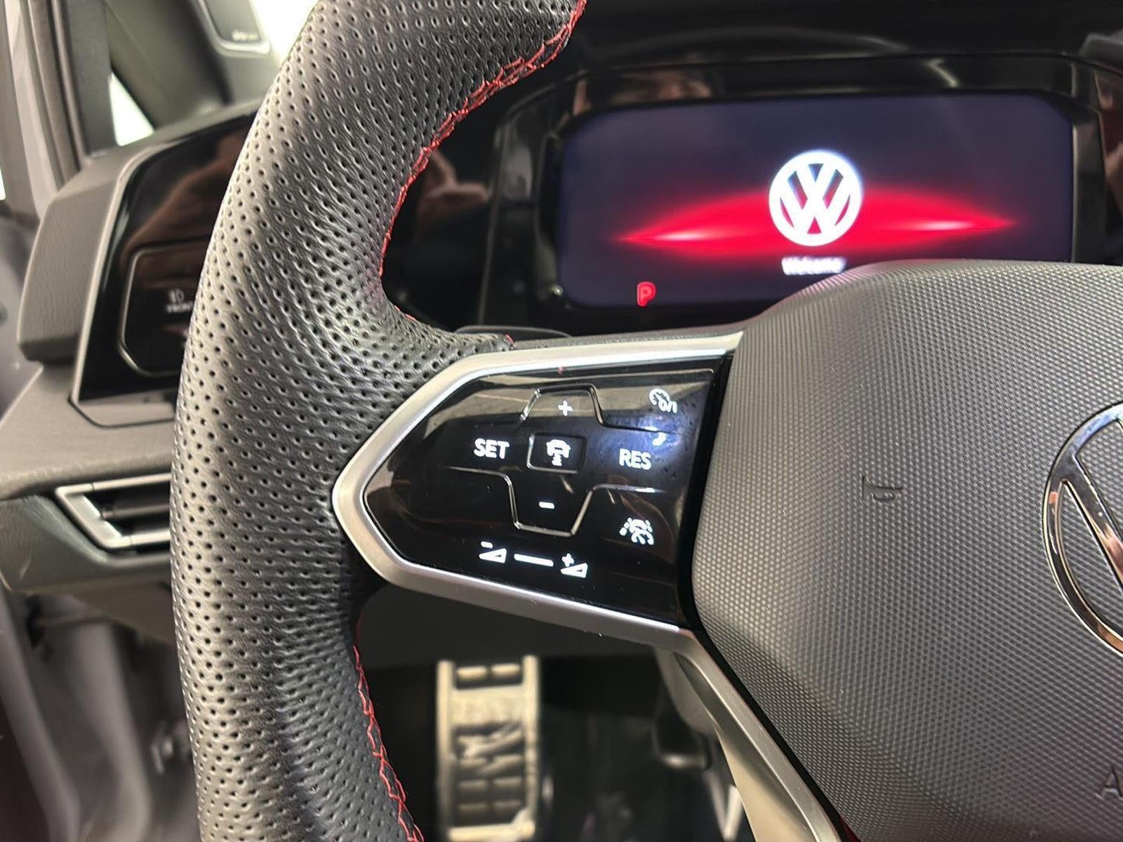 2024 Volkswagen Golf GTI SE