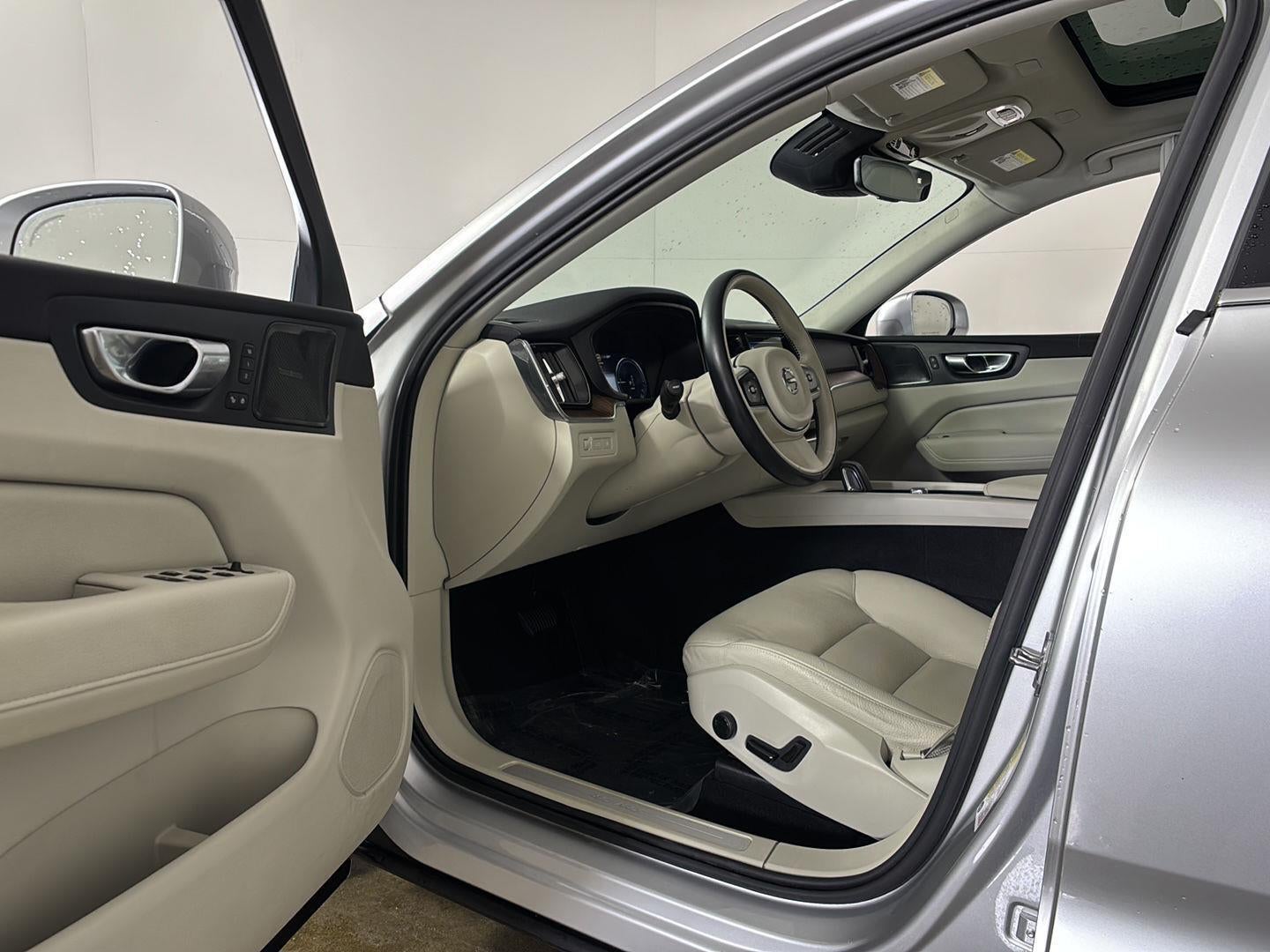 2021 Volvo XC60 Inscription Expression