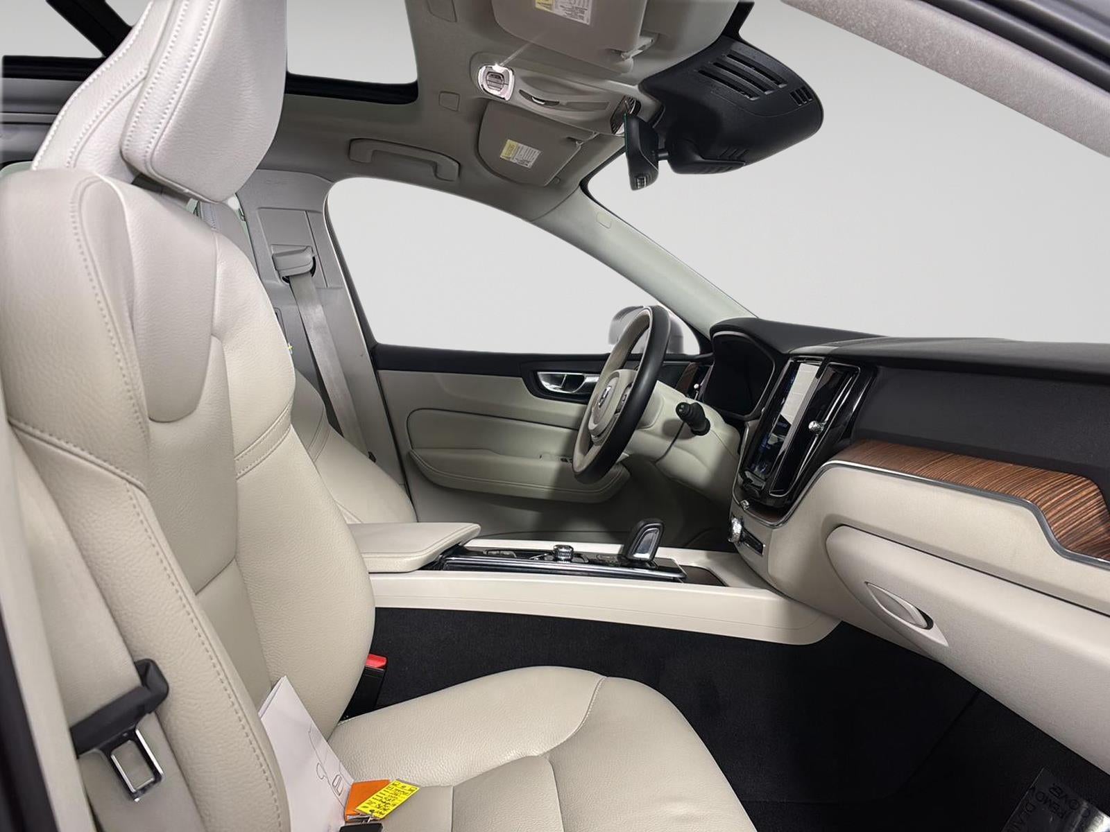 2021 Volvo XC60 Inscription Expression