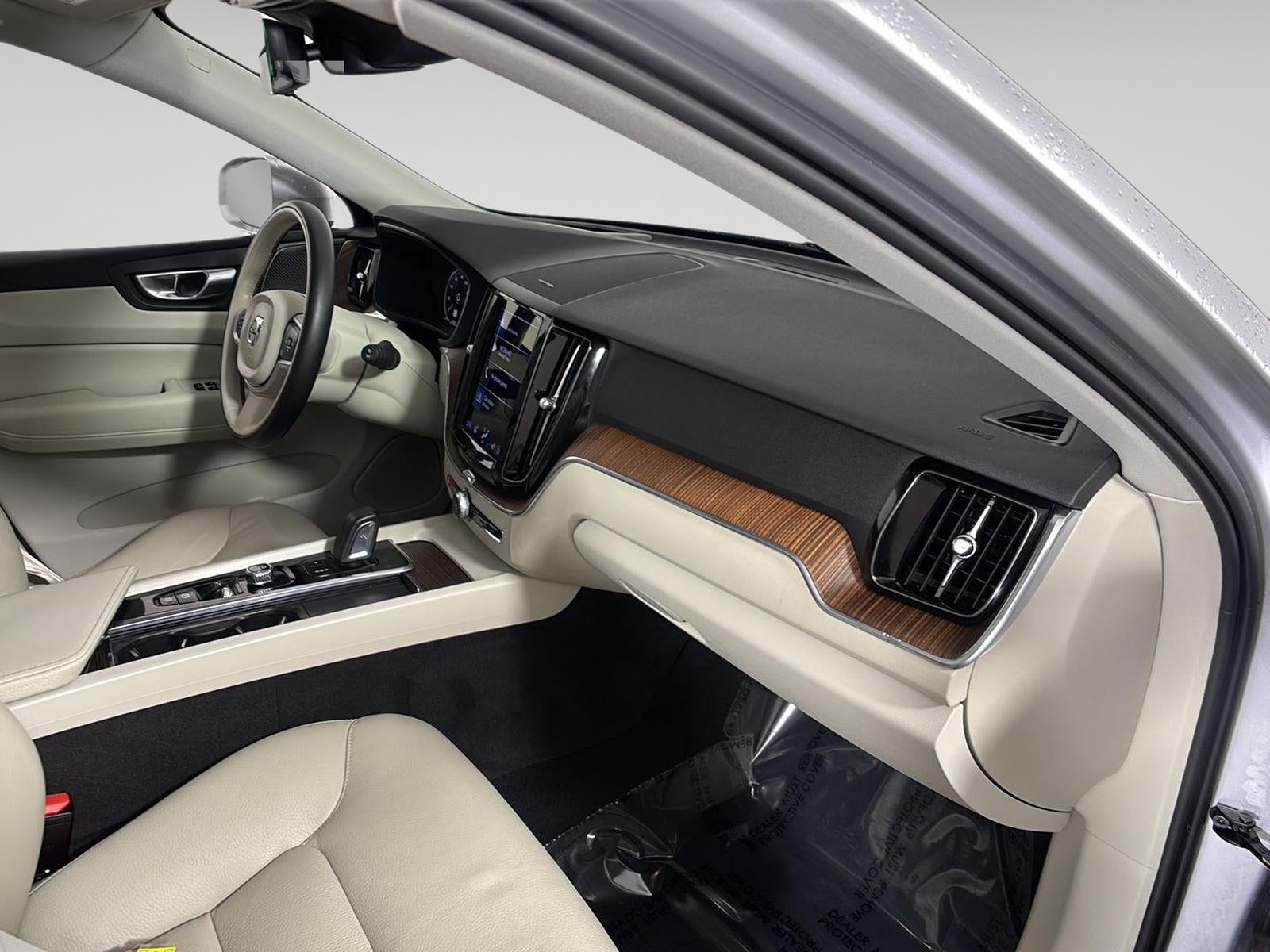 2021 Volvo XC60 Inscription Expression