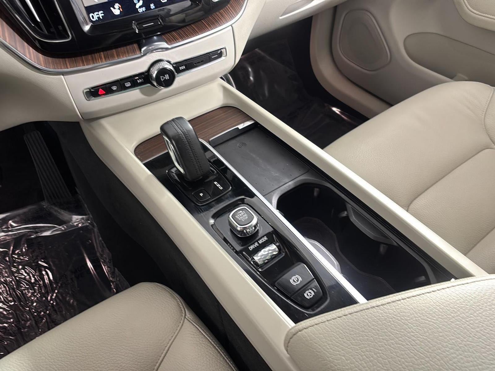 2021 Volvo XC60 Inscription Expression