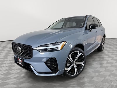 2023 Volvo XC60 Recharge Plug-In Hybrid Ultimate Dark Theme