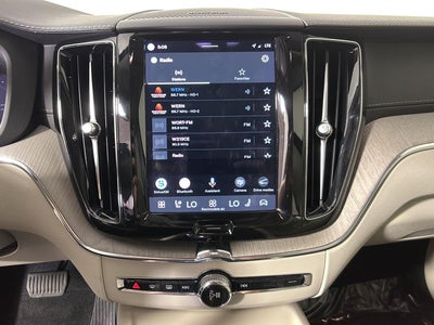 2023 Volvo XC60 Recharge Plug-In Hybrid Ultimate Dark Theme