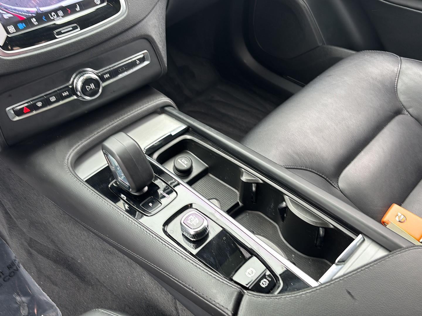 2023 Volvo XC90 Core