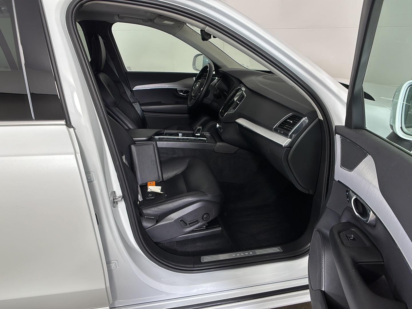 2023 Volvo XC90 Core