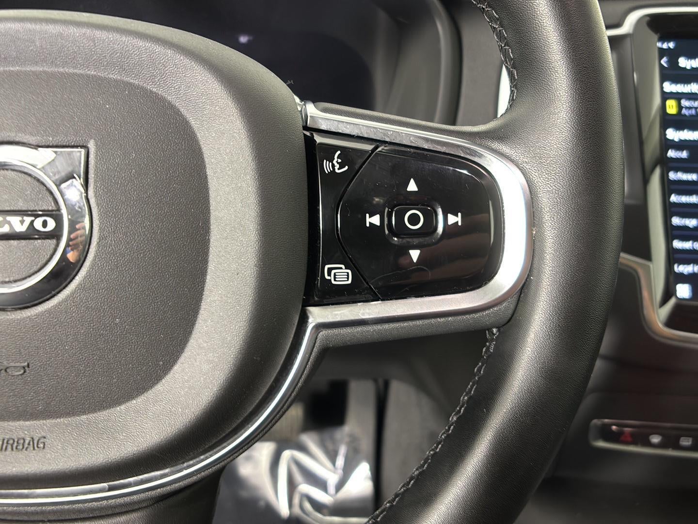 2023 Volvo XC90 Core