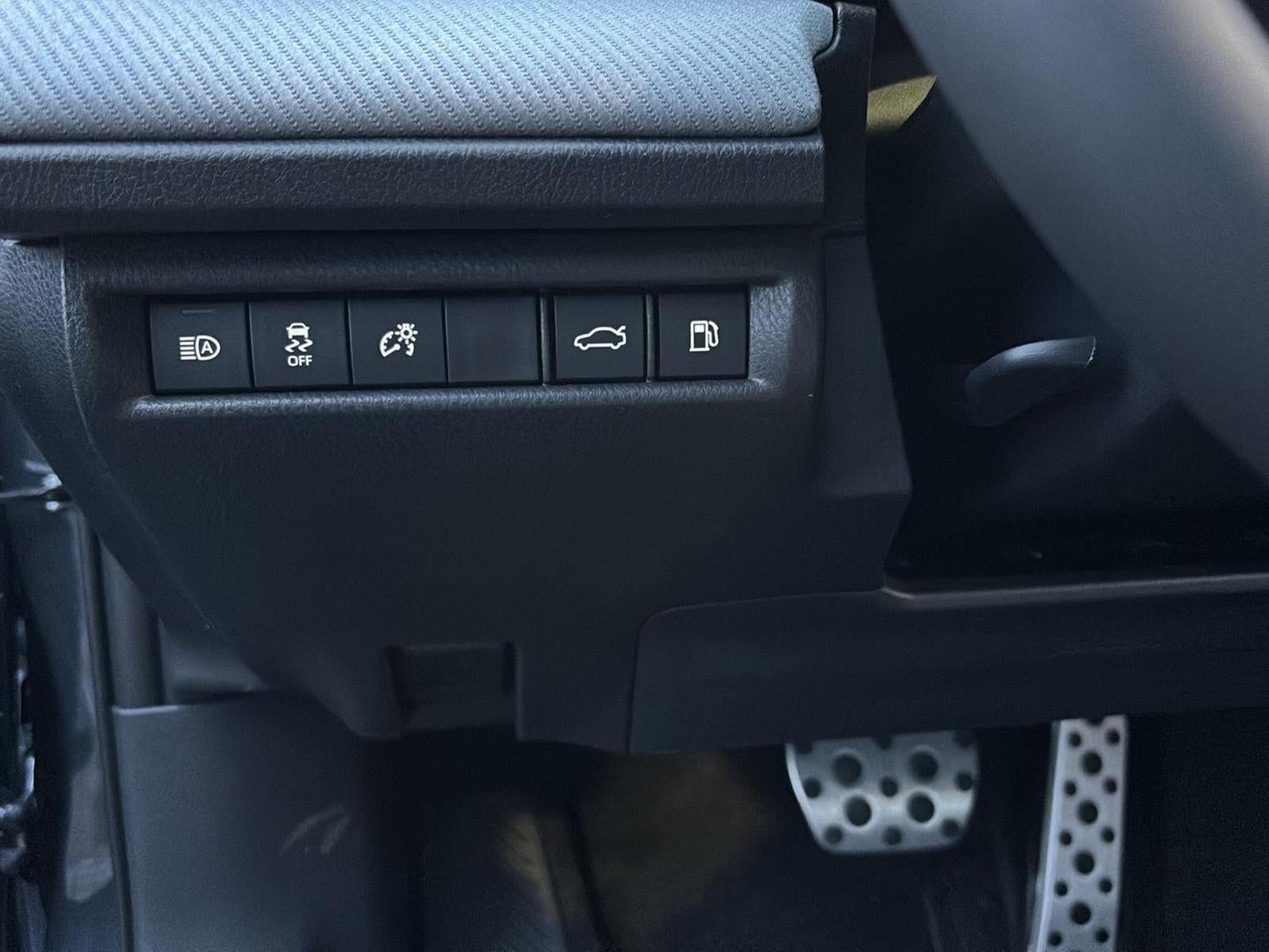 2026 Toyota Camry SE AWD