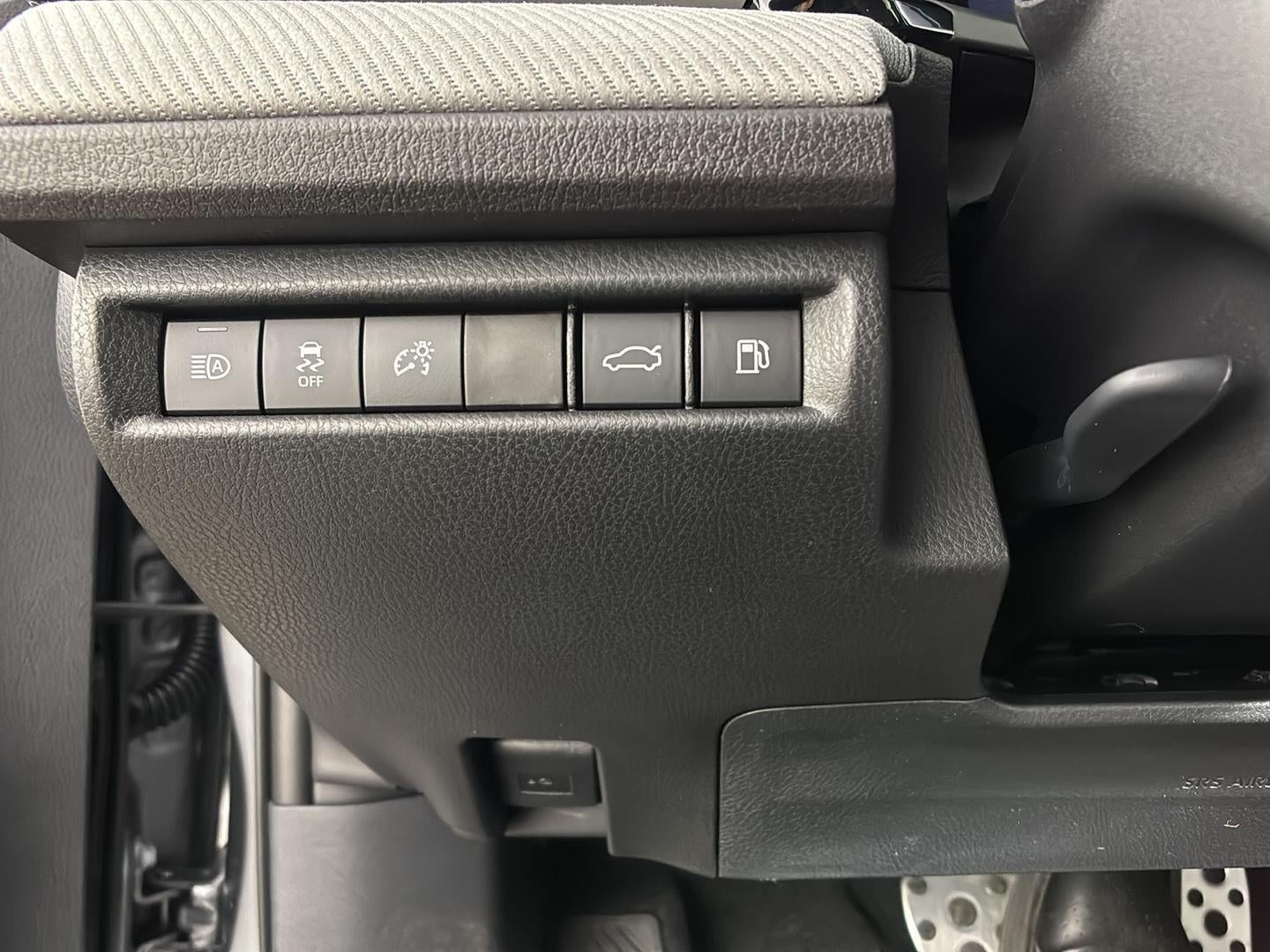 2026 Toyota Camry SE AWD