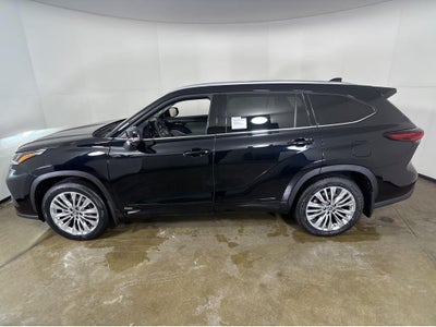 2026 Toyota Highlander Hybrid Platinum