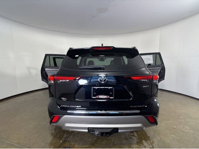 2026 Toyota Highlander Hybrid Platinum