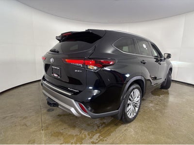 2026 Toyota Highlander Hybrid Platinum