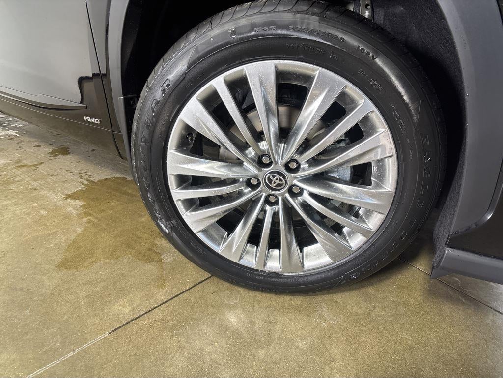 2026 Toyota Highlander Hybrid Platinum