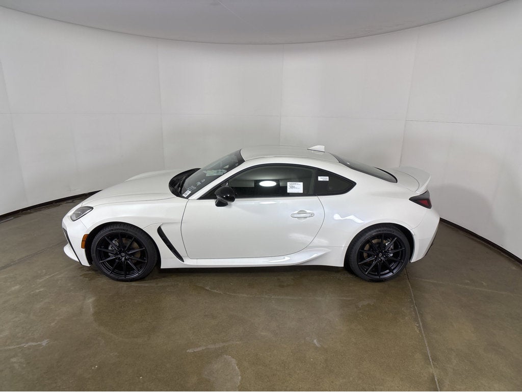 2026 Toyota GR86 Premium MT