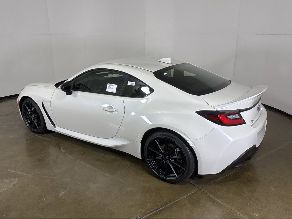 2026 Toyota GR86 Premium MT