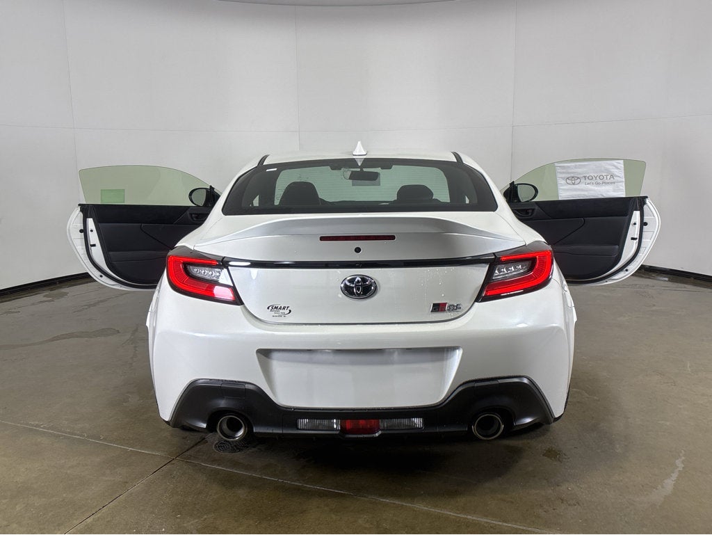 2026 Toyota GR86 Premium MT