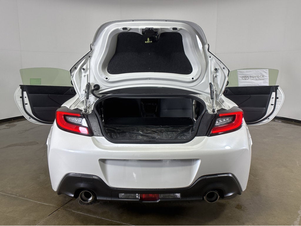 2026 Toyota GR86 Premium MT