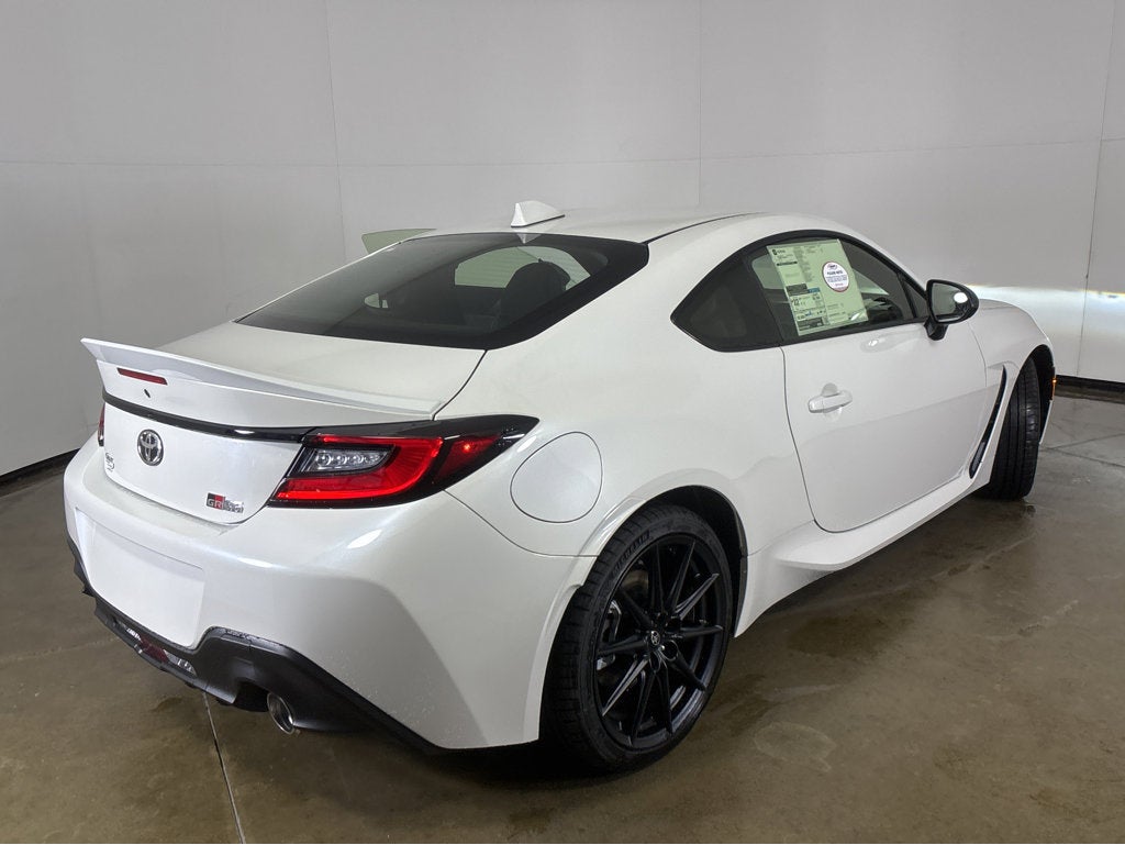 2026 Toyota GR86 Premium MT