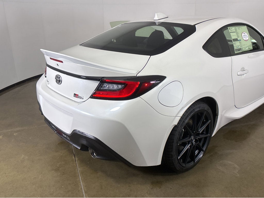 2026 Toyota GR86 Premium MT