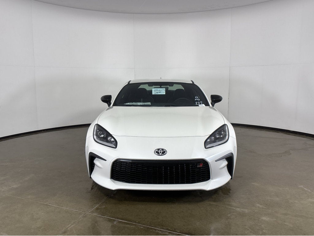 2026 Toyota GR86 Premium MT