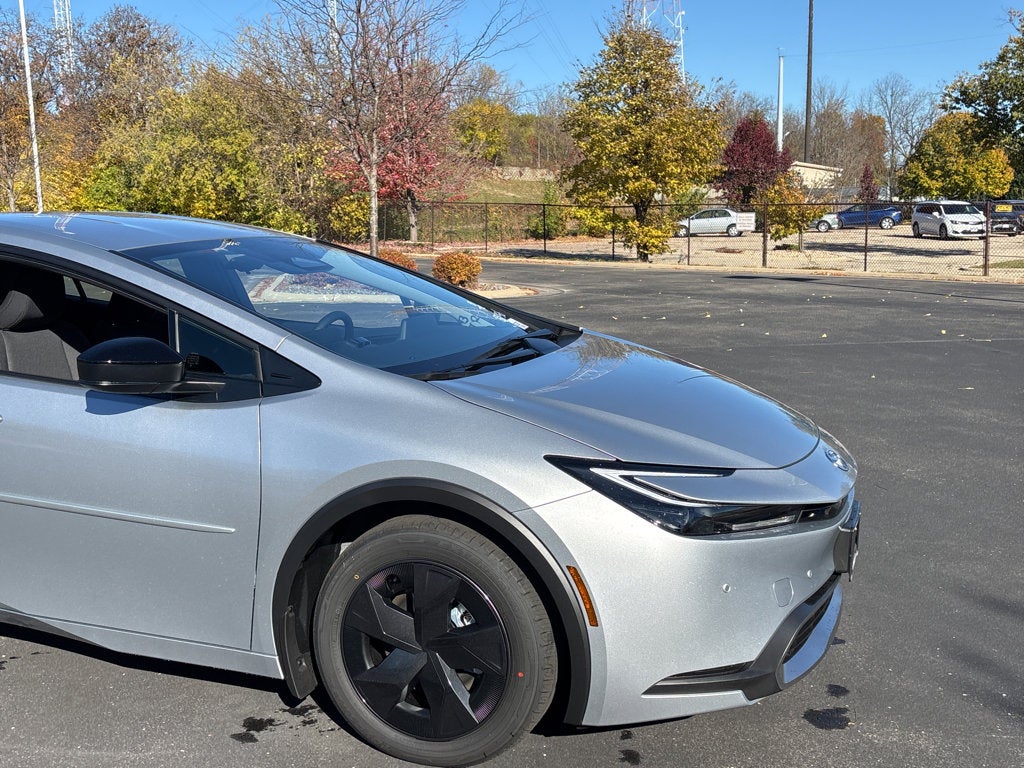 2026 Toyota Prius Plug-in Hybrid SE