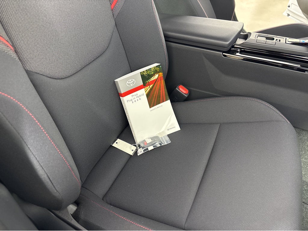 2026 Toyota Prius Plug-in Hybrid SE