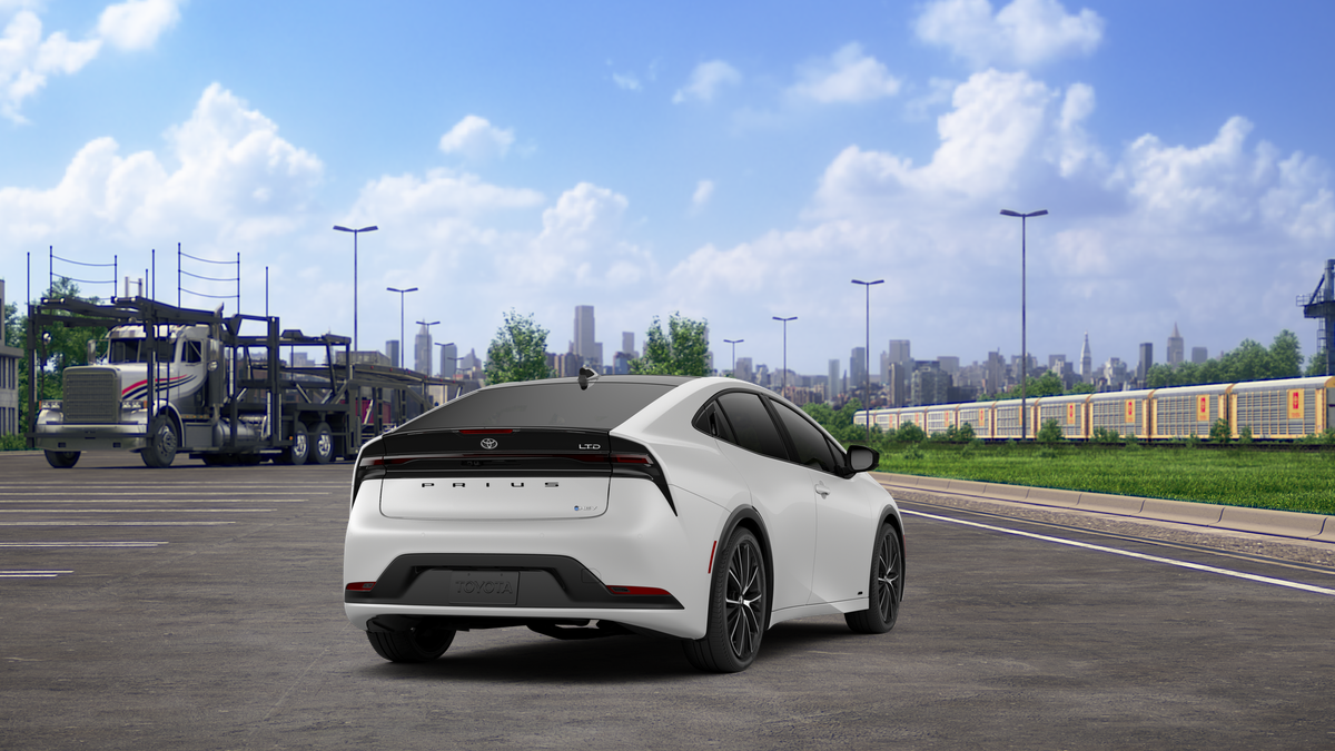 2027 Toyota Prius Limited - Photo 9