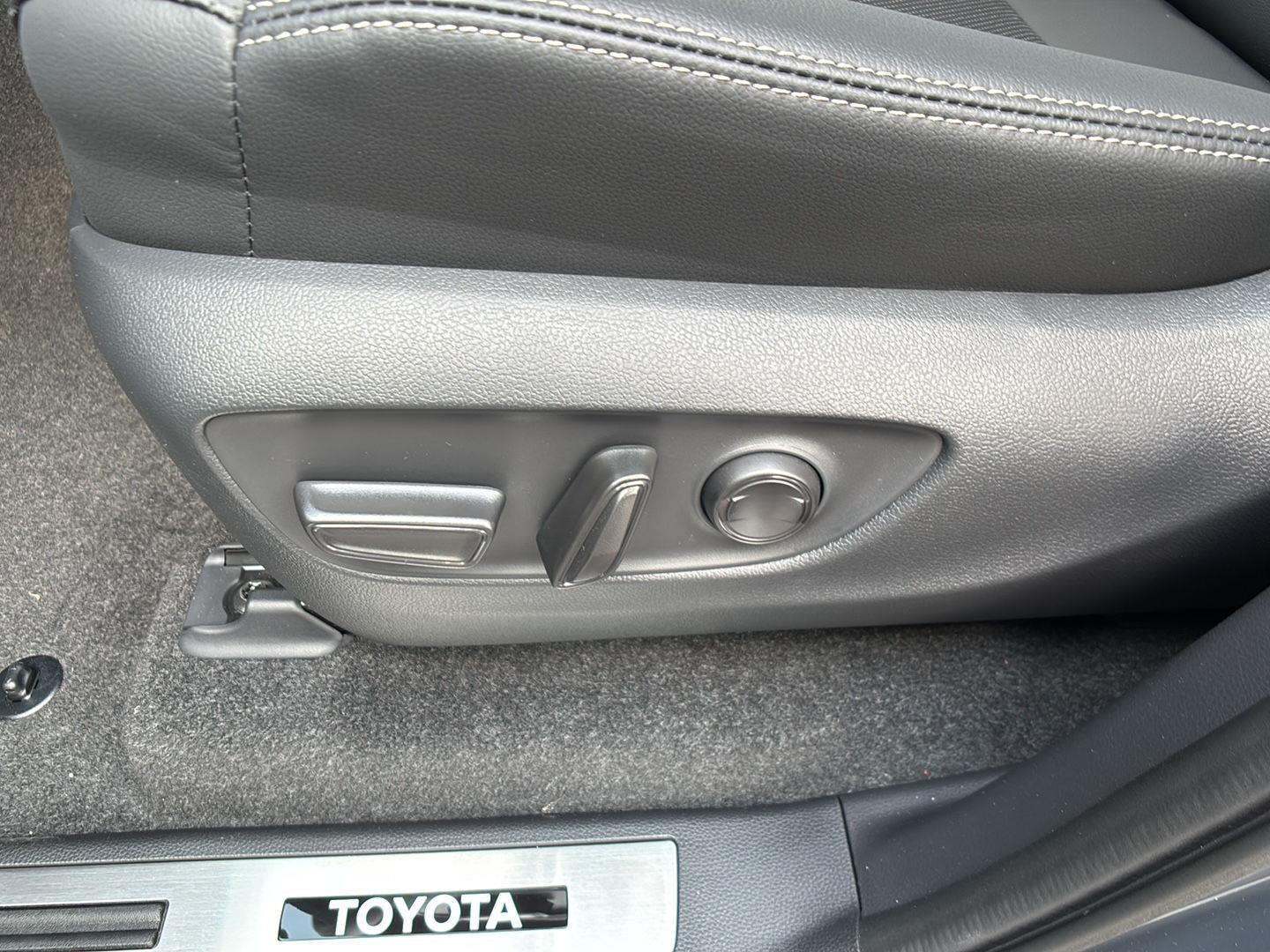 2027 Toyota Land Cruiser Base